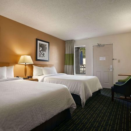 Days Inn By Wyndham Chattanooga/Hamilton Place Exterior photo
