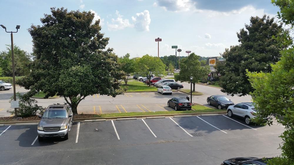 Days Inn By Wyndham Chattanooga/Hamilton Place Exterior photo