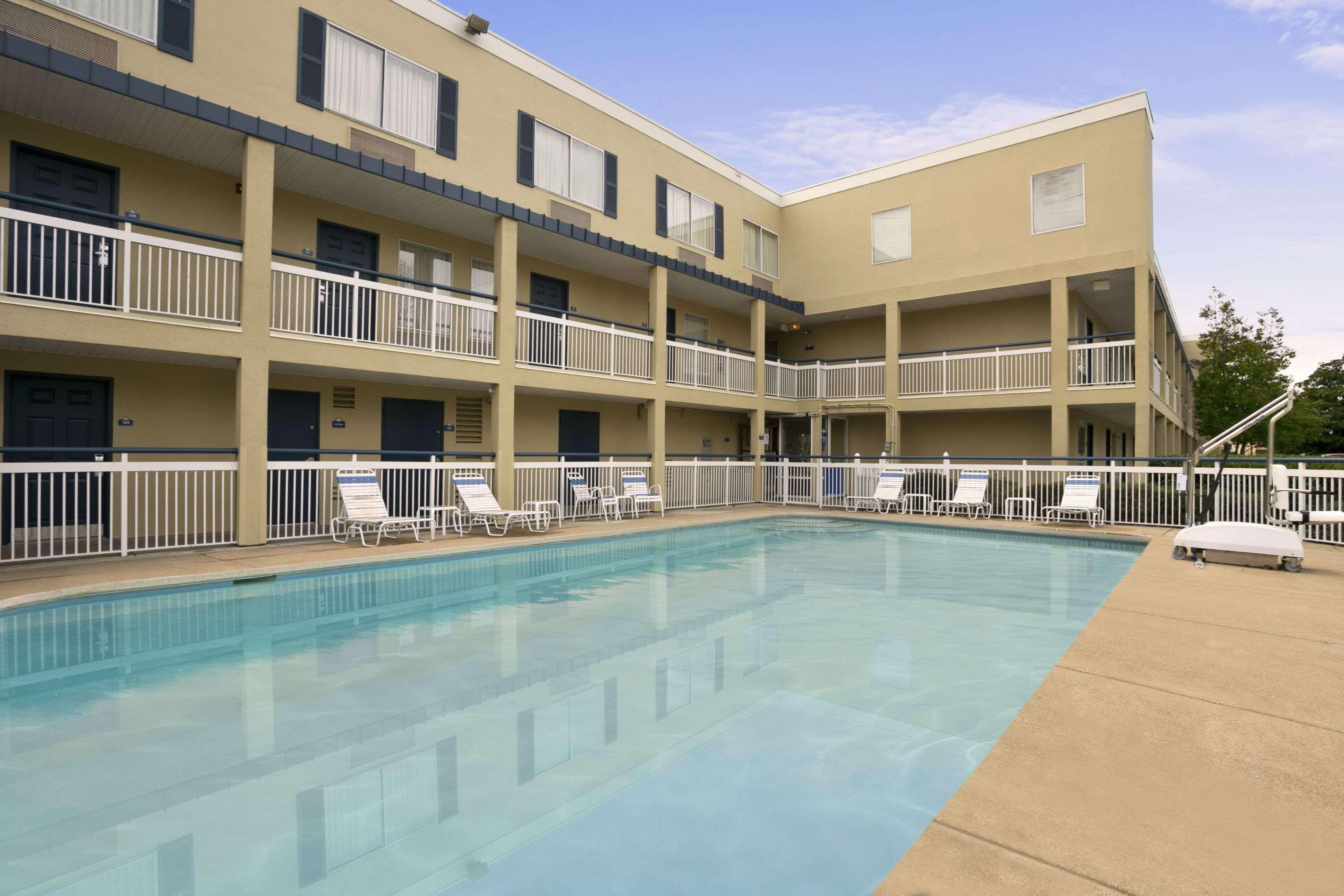 Days Inn By Wyndham Chattanooga/Hamilton Place Exterior photo