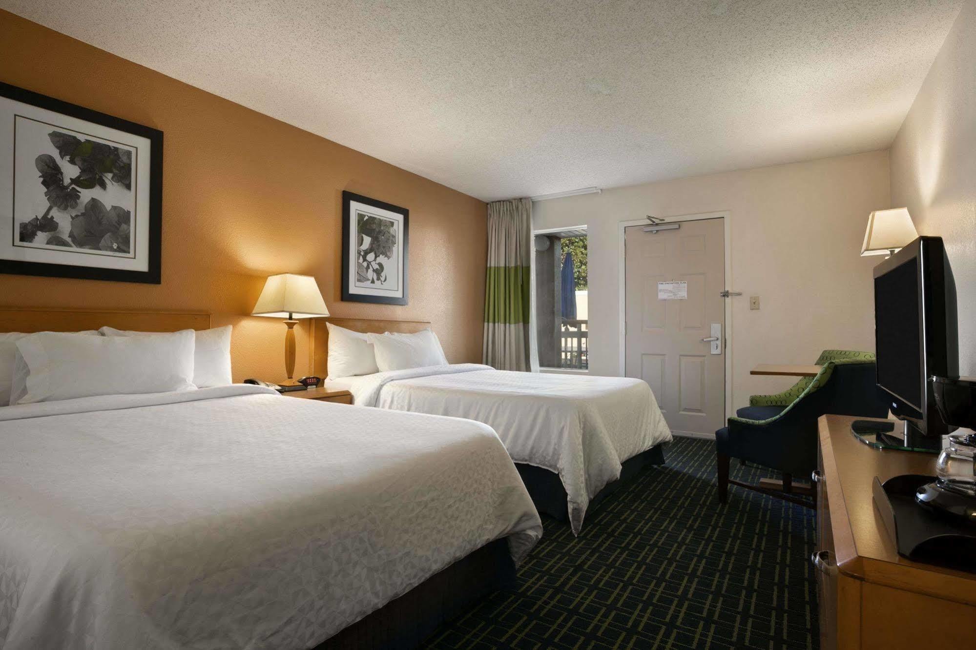 Days Inn By Wyndham Chattanooga/Hamilton Place Exterior photo